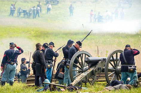Civil War Soldiers on Battlefield